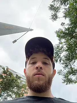 Snapshot of Juan_Castano chatting on 11/21/25, 05:33 Juan Castano online show from 11/21/25, 05:33