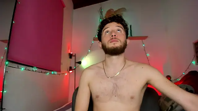 Snapshot of Juan_Castano chatting on 12/05/25, 02:31 Juan Castano online show from 12/05/25, 02:31