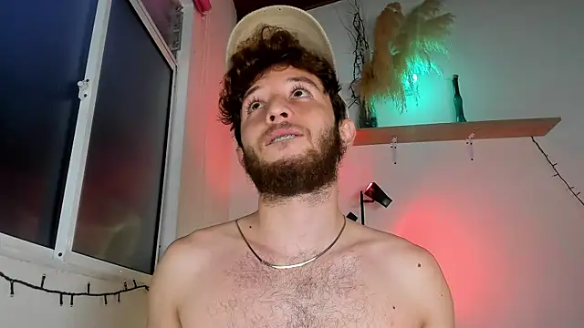 Snapshot of Juan_Castano chatting on 12/16/25, 10:53 Juan Castano online show from 12/16/25, 10:53