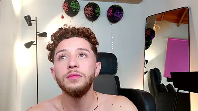 Snapshot of Juan_Castano chatting on 03/05/26, 03:35 Juan Castano online show from 03/05/26, 03:35