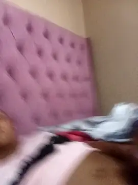 Snapshot of ShooingBunch chatting on 09/11/25, 06:24 ShooingBunch online show from 09/11/25, 06:24