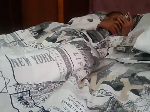 Snapshot of ShooingBunch chatting on 09/18/25, 06:48 ShooingBunch online show from 09/18/25, 06:48