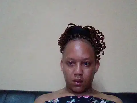 Snapshot of ShooingBunch chatting on 10/14/25, 04:57 ShooingBunch online show from 10/14/25, 04:57