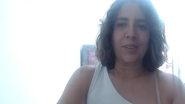 Snapshot of Victoria_meester chatting on 05/15/26, 04:03 Victoria meester online show from 05/15/26, 04:03