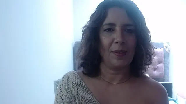 Snapshot of Victoria_meester chatting on 05/18/26, 02:56 Victoria meester online show from 05/18/26, 02:56