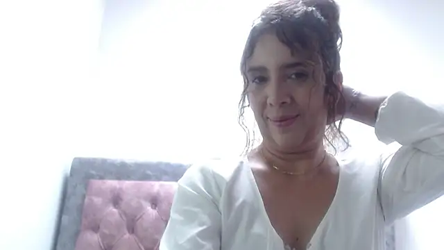 Snapshot of Victoria_meester chatting on 05/22/26, 02:01 Victoria meester online show from 05/22/26, 02:01