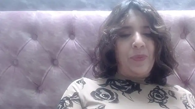 Snapshot of Victoria_meester chatting on 05/25/26, 02:34 Victoria meester online show from 05/25/26, 02:34