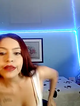 Snapshot of Luciana_and_Neitan chatting on 09/22/25, 11:18 Luciana and Neitan online show from 09/22/25, 11:18