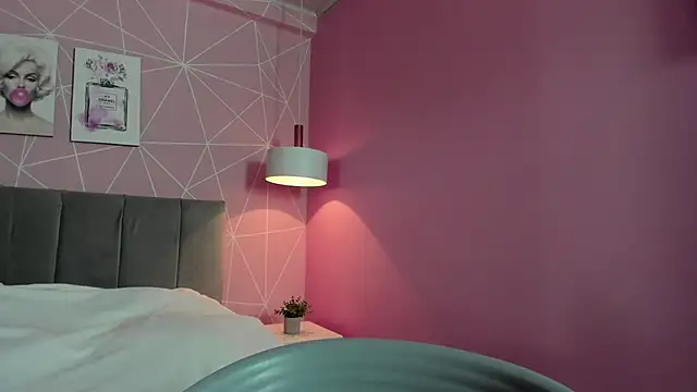 dolly zoe online show from 03/19/25, 05:19