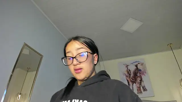 ayshel   online show from 11/01/25, 04:14