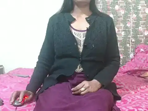 nikitahot3 online show from 02/07/25, 12:53