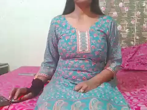 nikitahot3 online show from 02/07/25, 12:39