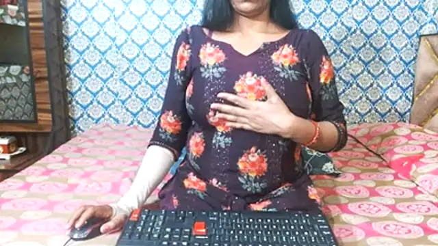 nikitahot3 online show from 11/20/25, 02:28