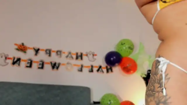 valerycolins online show from 10/22/25, 07:19