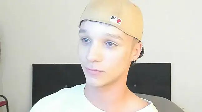 angelcortes online show from 12/18/24, 10:46