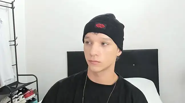 angelcortes online show from 12/27/24, 11:06