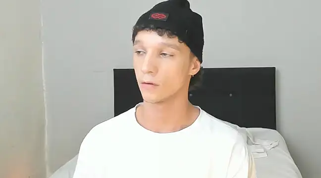 angelcortes online show from 03/13/25, 09:05