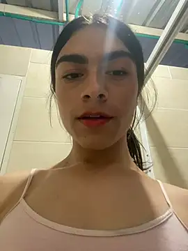 Snapshot of valendoll chatting on 02/05/25, 11:17 valendoll online show from 02/05/25, 11:17