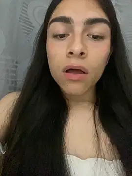 Snapshot of valendoll chatting on 02/28/25, 01:15 valendoll online show from 02/28/25, 01:15