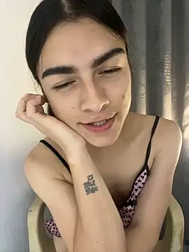 Snapshot of valendoll chatting on 03/07/25, 11:27 valendoll online show from 03/07/25, 11:27