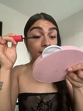 Snapshot of valendoll chatting on 03/08/25, 10:02 valendoll online show from 03/08/25, 10:02