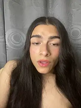 Snapshot of valendoll chatting on 03/12/25, 11:44 valendoll online show from 03/12/25, 11:44