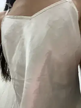 Snapshot of valendoll chatting on 10/23/25, 11:03 valendoll online show from 10/23/25, 11:03