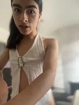 Snapshot of valendoll chatting on 10/24/25, 05:53 valendoll online show from 10/24/25, 05:53