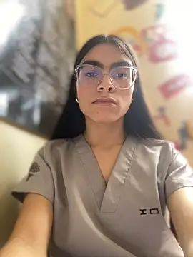 Snapshot of valendoll chatting on 10/25/25, 06:02 valendoll online show from 10/25/25, 06:02