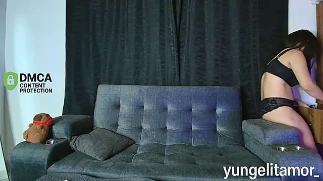 yungelitamor  online show from 10/09/25, 05:05