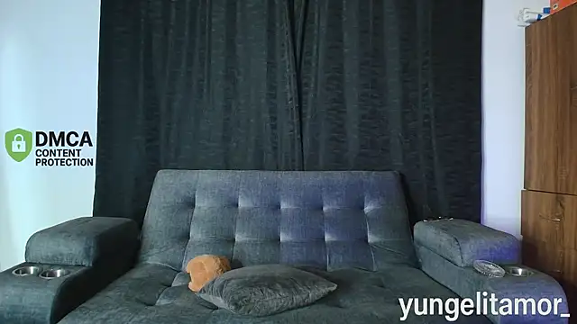 yungelitamor  online show from 10/11/25, 05:39