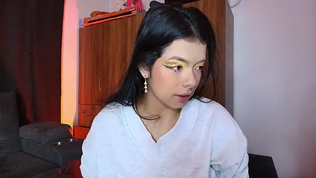 yungelitamor  online show from 07/12/26, 05:42
