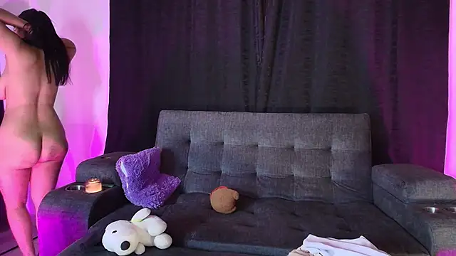 yungelitamor  online show from 07/20/26, 05:11