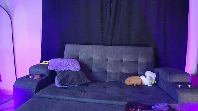 yungelitamor  online show from 07/24/26, 05:38