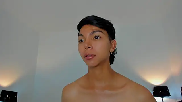 Snapshot of xhenisa_ chatting on 04/03/26, 08:40 xhenisa online show from 04/03/26, 08:40