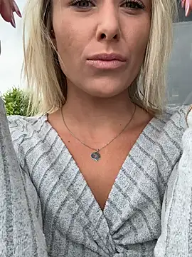 petrouchkaaa  online show from 04/19/26, 07:40