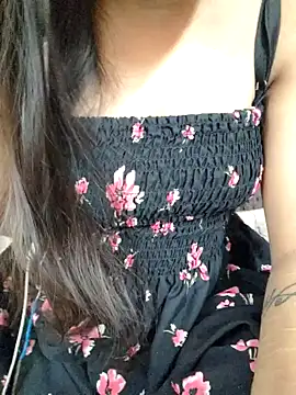 Snapshot of Roshni_98 chatting on 02/10/25, 01:46 Roshni 98 online show from 02/10/25, 01:46