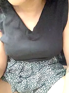 Snapshot of Roshni_98 chatting on 09/22/25, 05:26 Roshni 98 online show from 09/22/25, 05:26