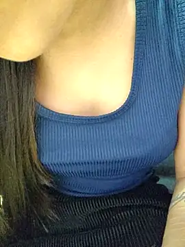 Snapshot of Roshni_98 chatting on 10/07/25, 05:48 Roshni 98 online show from 10/07/25, 05:48