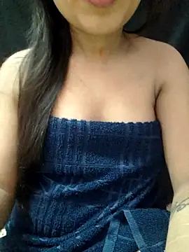 Snapshot of Roshni_98 chatting on 10/14/25, 06:25 Roshni 98 online show from 10/14/25, 06:25