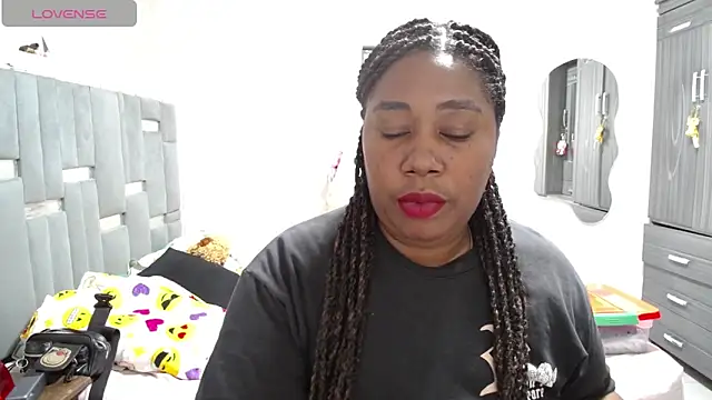 thickebonymilfF online show from 04/19/26, 04:01