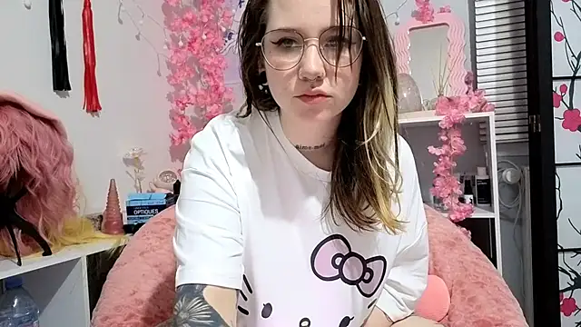 Snapshot of sullye chatting on 03/08/25, 08:25 sullye online show from 03/08/25, 08:25