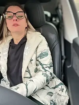 LadyLena1 online show from 11/02/25, 05:04