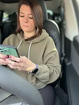 LadyLena1 online show from 11/20/25, 07:02