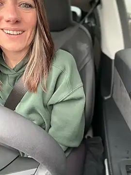 LadyLena1 online show from 12/05/25, 06:59