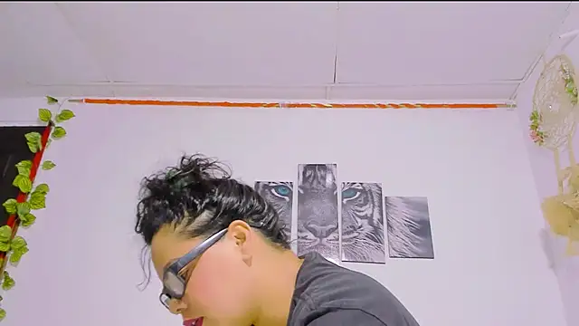 Alhelqueen online show from 02/14/25, 10:58