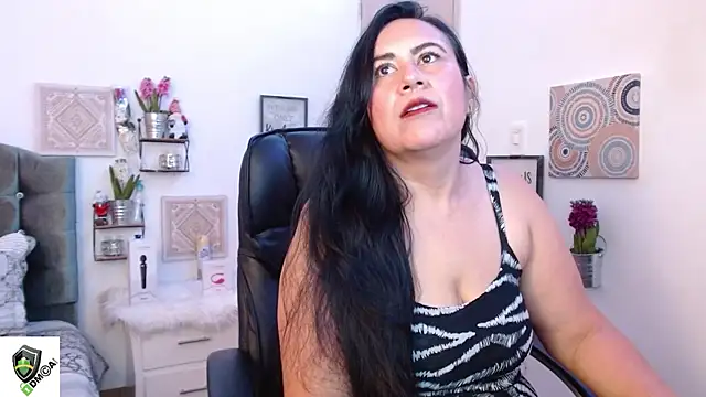 amalia brunette online show from 12/13/24, 11:17