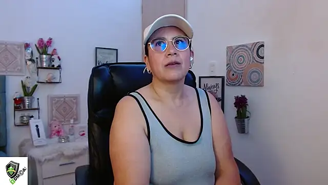 amalia brunette online show from 01/13/25, 10:56