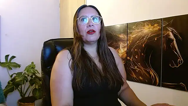 Snapshot of amalia_brunette chatting on 05/26/26, 11:23 amalia brunette online show from 05/26/26, 11:23