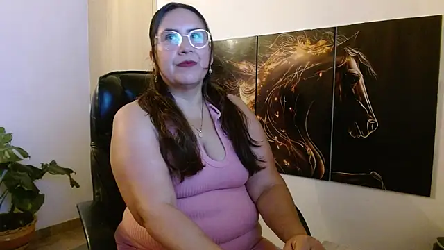 Snapshot of amalia_brunette chatting on 06/11/26, 12:08 amalia brunette online show from 06/11/26, 12:08